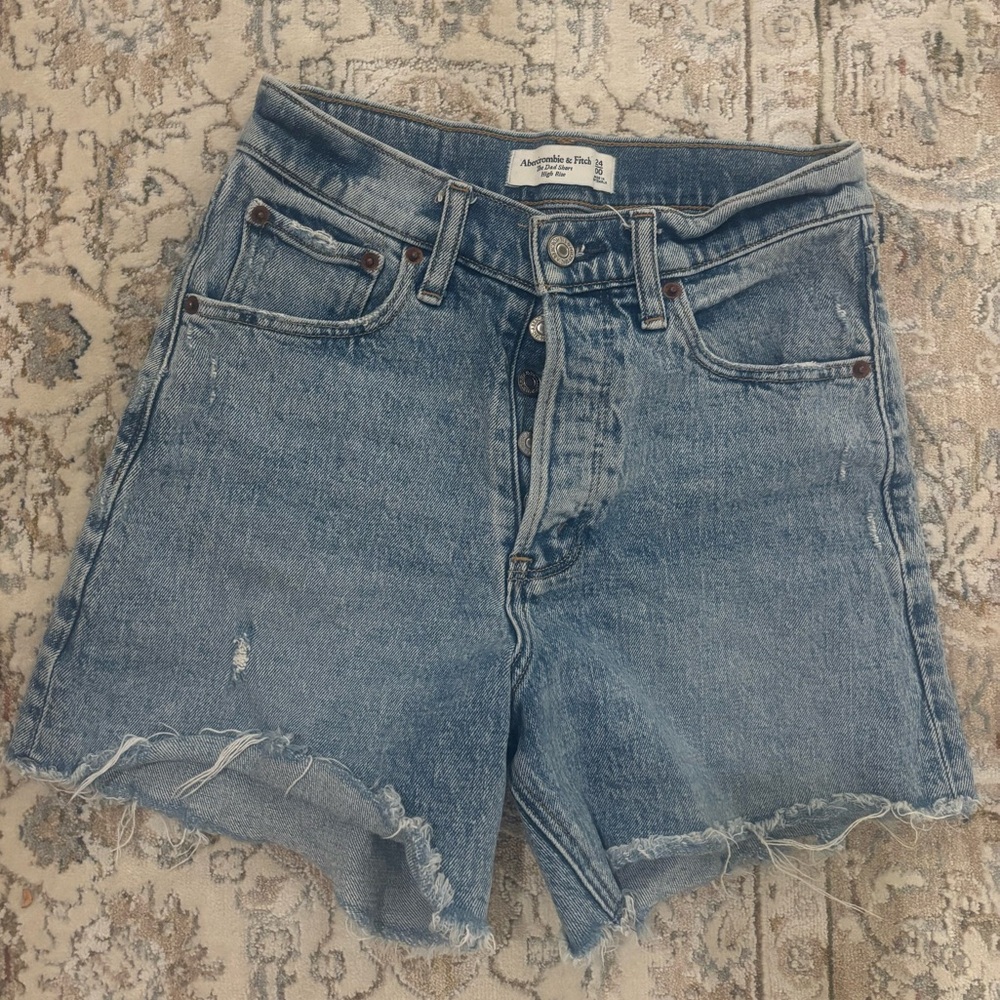Abercrombie & Fitch - The Dad Short High Rise